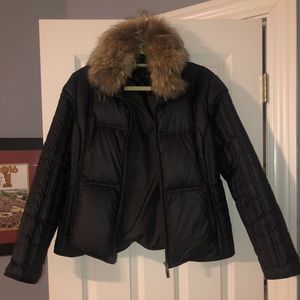 BLACK PUFFER COAT WITH FAUX FUR